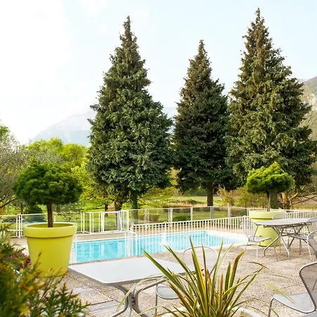 Отель Novotel Grenoble Nord 4*