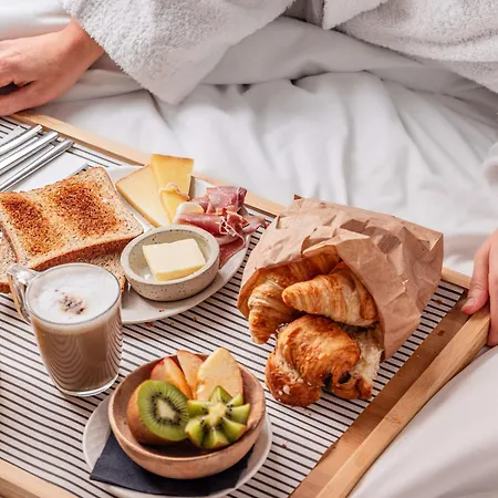 Novotel Grenoble Nord Отель