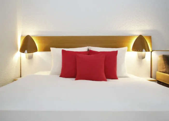 Novotel Grenoble Nord 4*