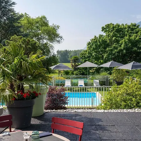 Novotel Grenoble Nord 4*