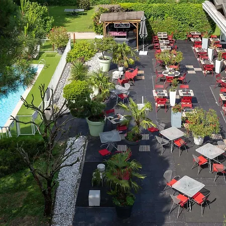 Hotel Novotel Grenoble Nord 4*