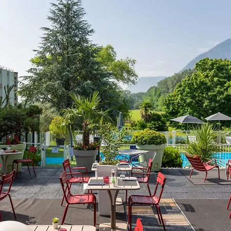 Novotel Grenoble Nord Hotel 4*
