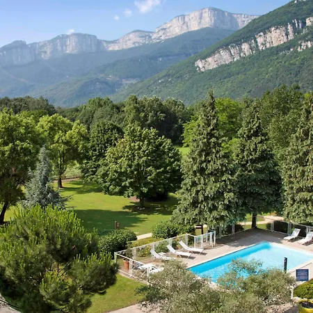 Novotel Grenoble Nord 호텔 보레프