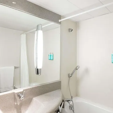 Novotel Grenoble Nord Szálloda 4*