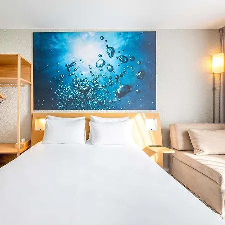 Novotel Grenoble Nord Szálloda 4*