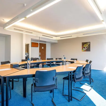 Novotel Grenoble Nord 4* וורפ