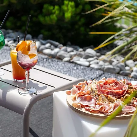 Novotel Grenoble Nord Szálloda 4*