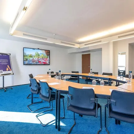 Novotel Grenoble Nord Szálloda 4*