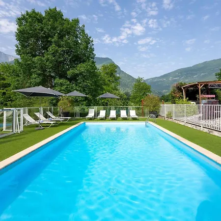 Novotel Grenoble Nord Отель