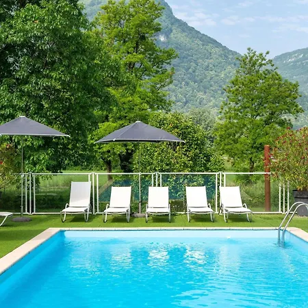 Novotel Grenoble Nord Hotel 4*